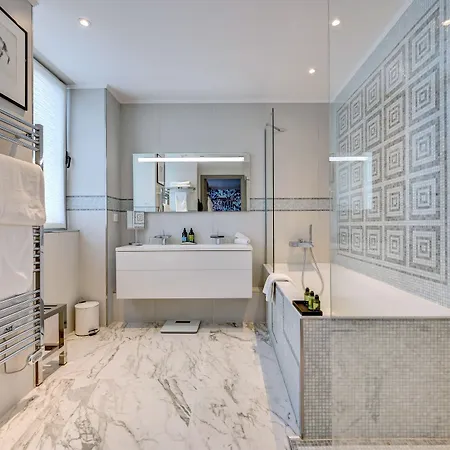 The One Alma 5* Paris