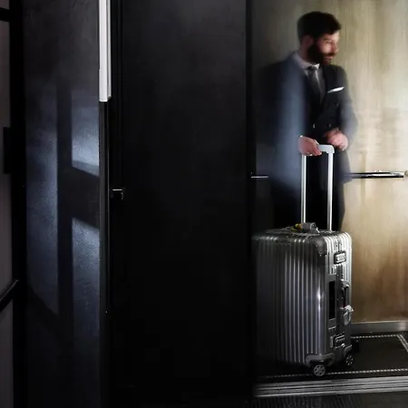 The One Alma 5* Paris