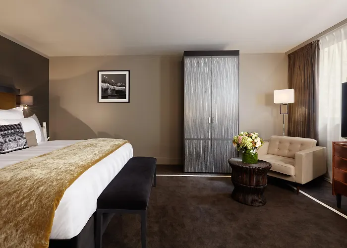 The One Alma 5* Париж