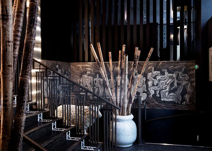 The One Alma 5* Париж