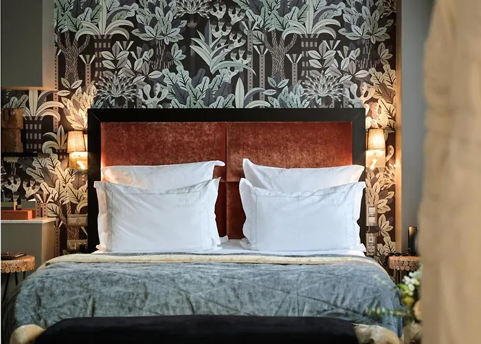 The One Alma Отель