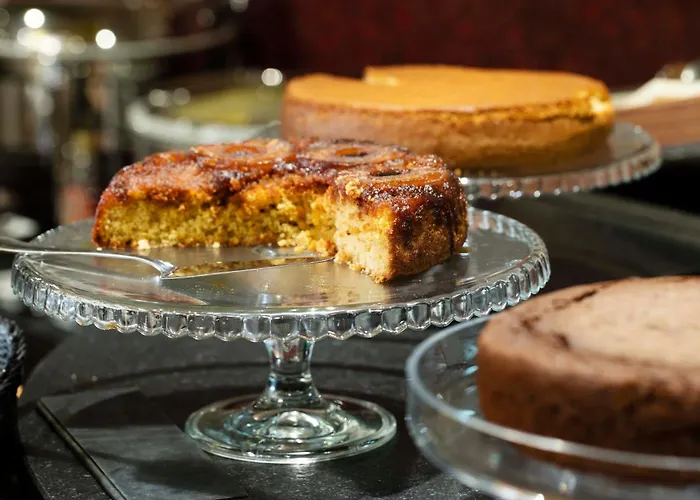 Отель The One Alma Париж