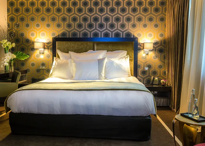 The One Alma 5* Париж