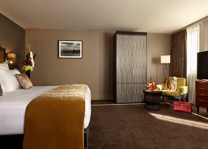 The One Alma Отель