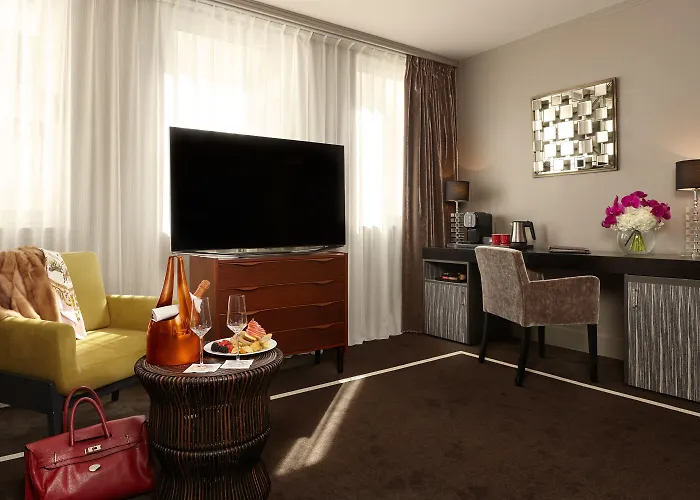 The One Alma Париж