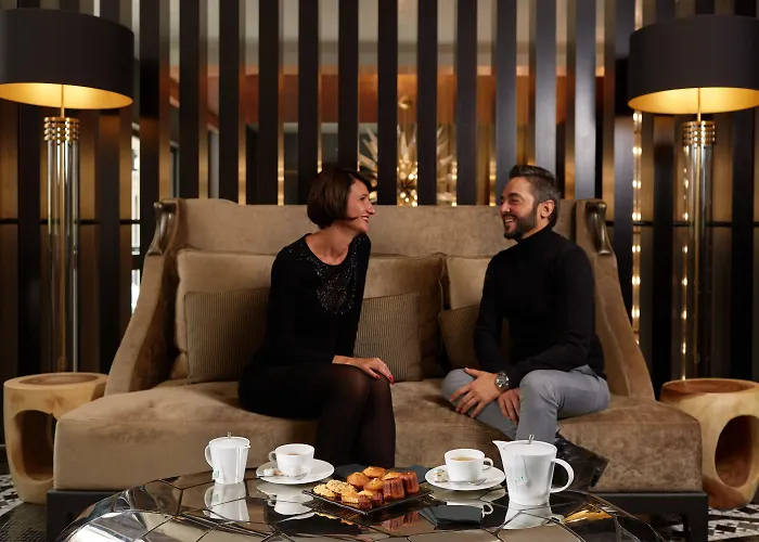 The One Alma 5* Париж