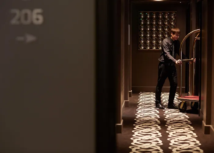 The One Alma Париж