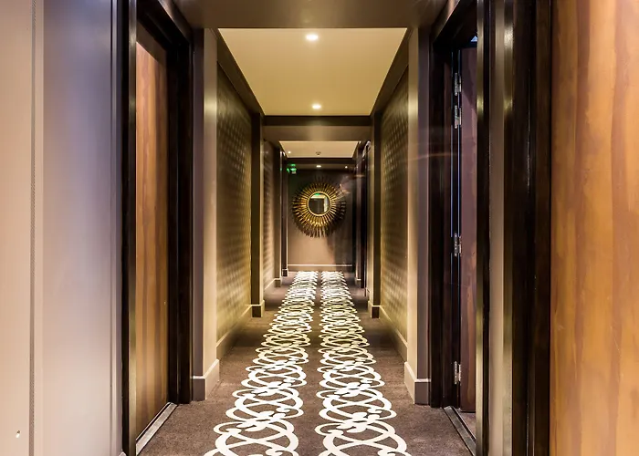 Отель The One Alma Париж