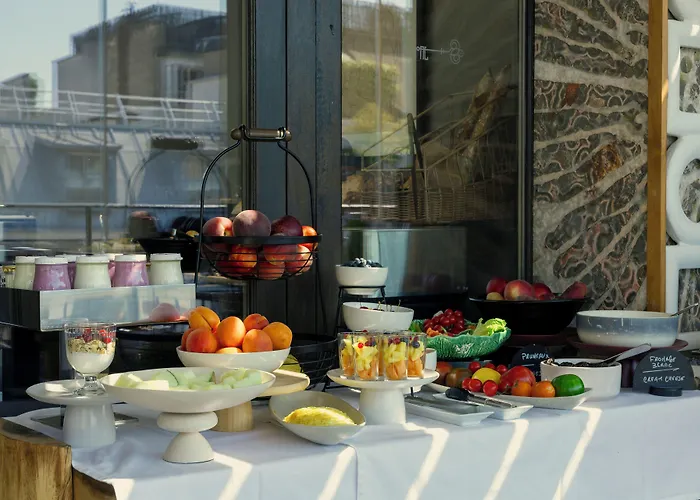 The One Alma Отель